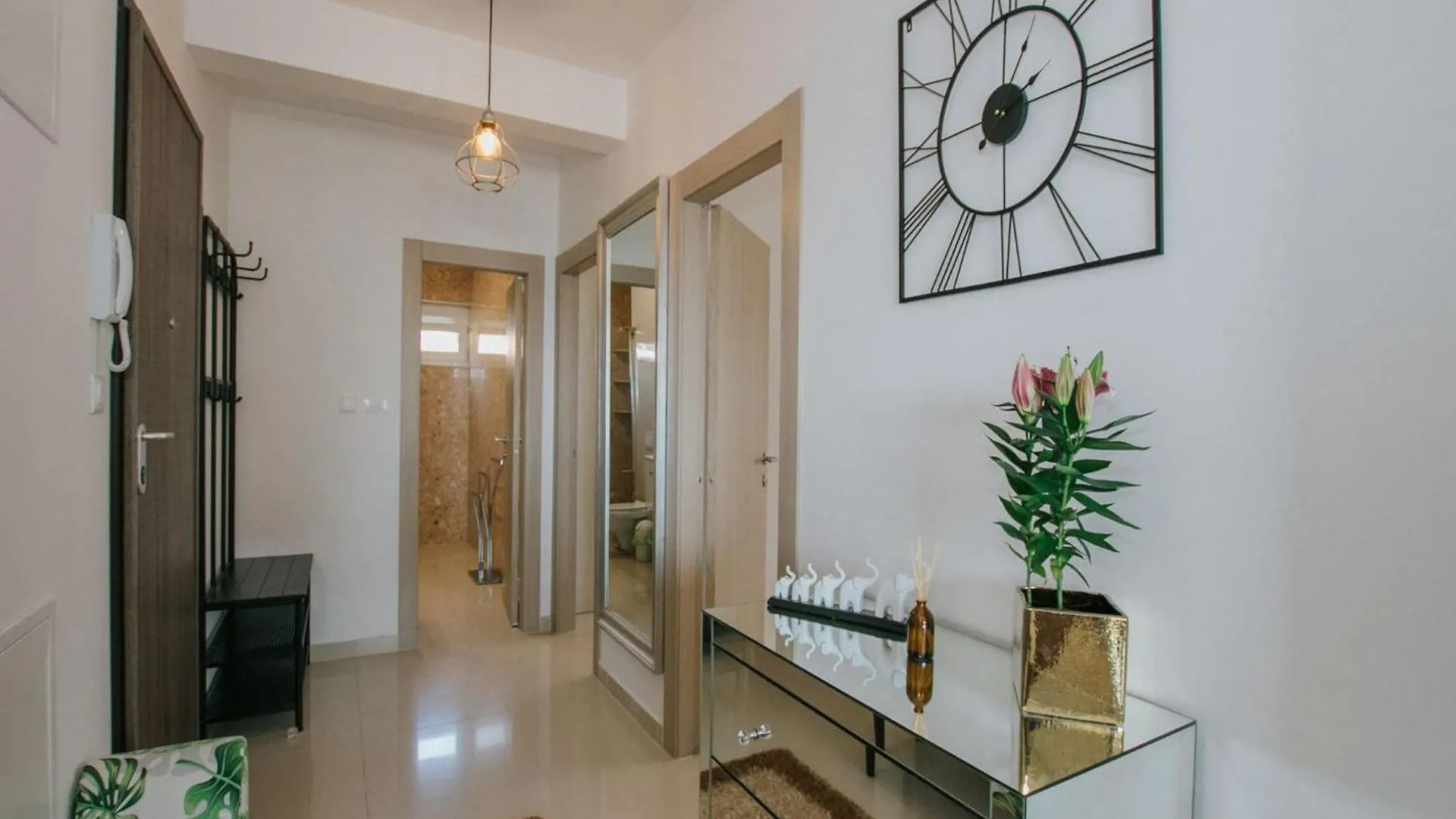 Scenic Sea View Apartment Trogir - Two Bedroom Apartment With Balcony And Sea View 0*,  Kroatien